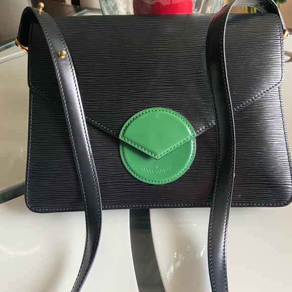 Louis Vuitton (LV) Epi leather bag - Picture 2 of 14